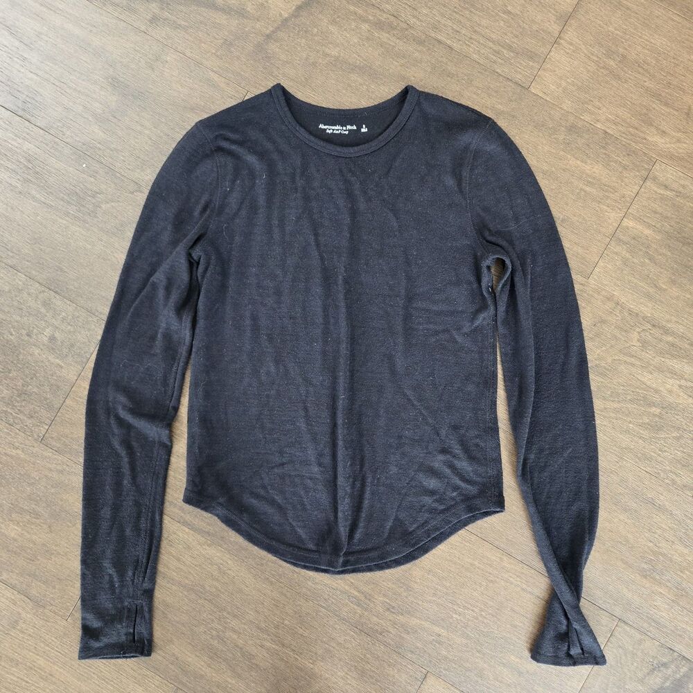 Abercrombie & Fitch Soft A&F Cozy long-sleeve crewneck tee Shirt Size S